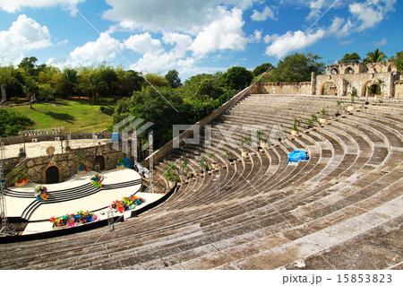 Amphitheatre 15853823