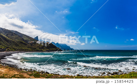 Coast or shore of Atlantic ocean 15854425