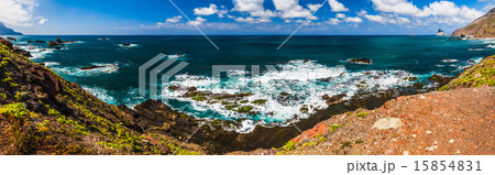 Panorama view to stone coast ocean 15854831