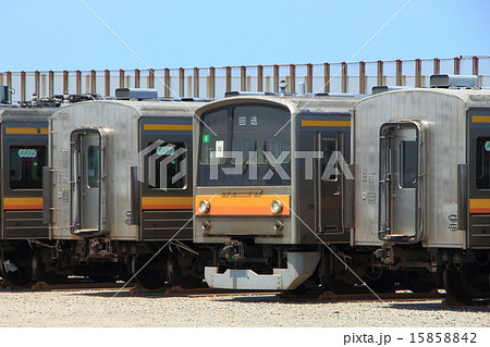 インドネシアへ旅立つ南武線205系電車 15858842