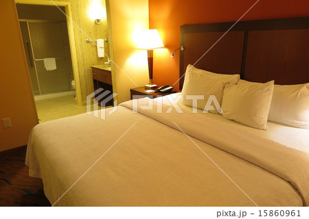 アメリカのホテルのセミスイートルーム アメリカのホテルのセミスイートルーム 15860961