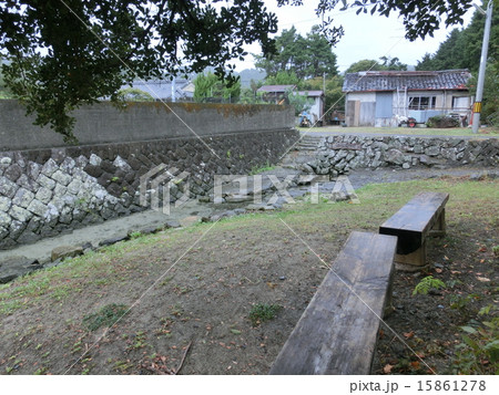 ぶつぶつ川 日本一短い川 の写真素材