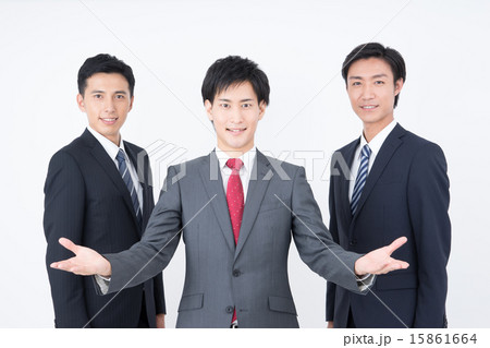 若いビジネスマン 15861664