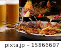 焼鳥とビール 15866697