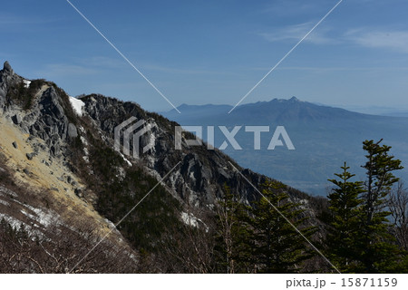 鳳凰山からながめる八ヶ岳 15871159