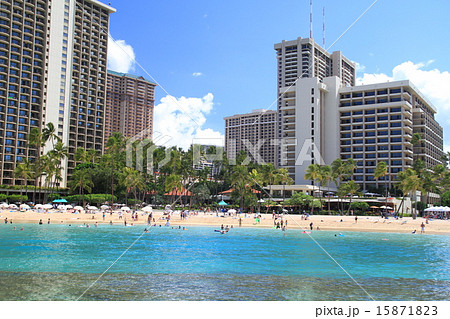 ホノルル沖から　ハワイの海　ワイキキビーチ 15871823