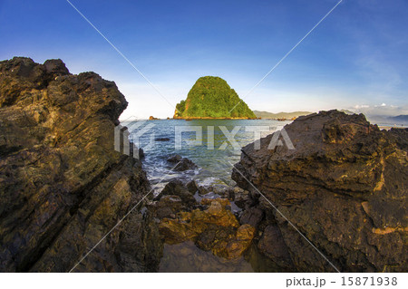 Red Island amongst the rocks, Banyuwangi Red Island amongst the rocks, Banyuwangi 15871938