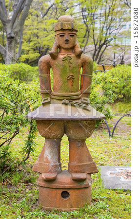 日比谷公園に設置されている埴輪（東京都千代田区） 15872080