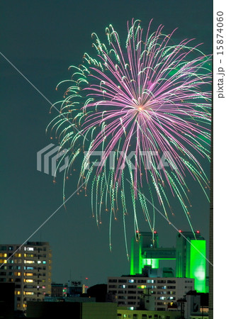 熱田花火と名古屋国際会議場 15874060