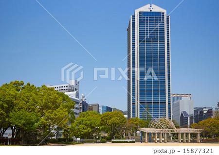 東遊園地から神戸市役所を望む 15877321