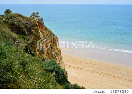 A view of a Praia da Rocha, Algarve 15878039
