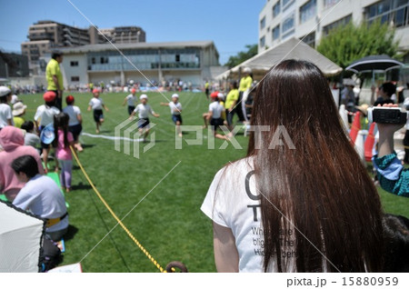 運動会の保護者 15880959