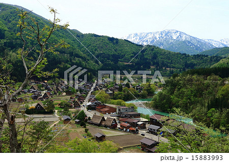 春の白川郷 15883993