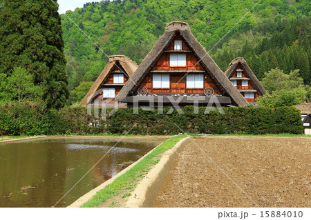 春の白川郷 15884010