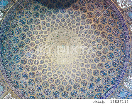 Dome of Sheikh Loft Allah mosque in Isfahan, Iran Dome of Sheikh Loft Allah mosque in Isfahan, Iran 15887115