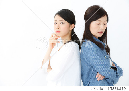 親子・悩み・怒る 15888859