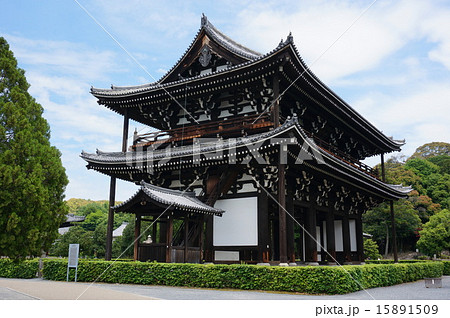京都の観光スポット「東福寺」の三門 15891509