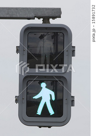 青信号 Led式歩行者信号機の写真素材