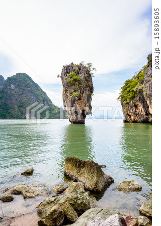 Landscape Khao Tapu or James Bond Island Landscape Khao Tapu or James Bond Island 15893605