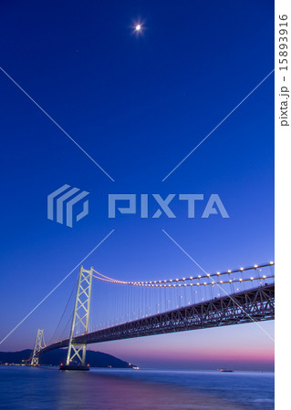 明石海峡大橋ライトアップ 15893916