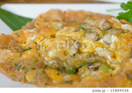 Oyster omelett 15894436