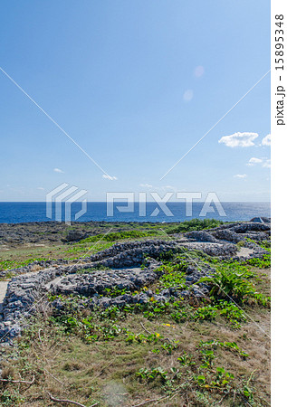 沖縄県　波照間島　蛇の道 15895348