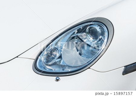 ヘッドライト　Headlight of the car 15897157
