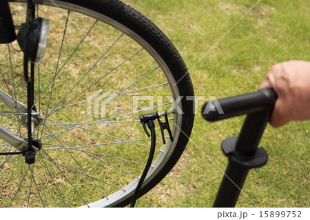 自転車の空気入れ 15899752