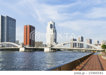 夕日を浴びる勝どき橋 15900581