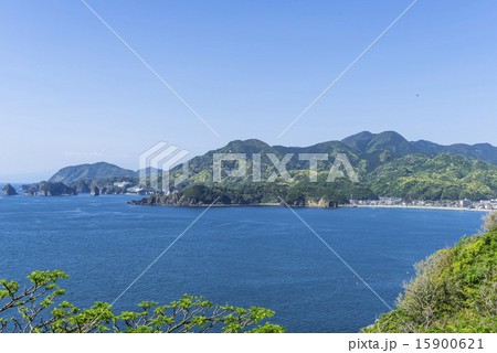 西伊豆松崎の海岸線より望む風景 15900621