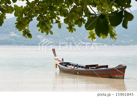 Boats on a Thai beach 15901845