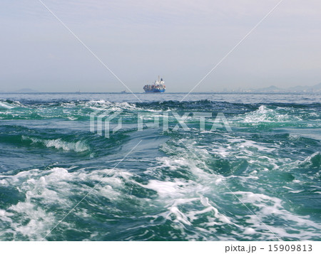来島海峡急流観潮船からの景色 来島海峡急流観潮船からの景色 15909813