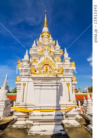 Wat Phra Borommathat Chaiya Worawihan 15913343