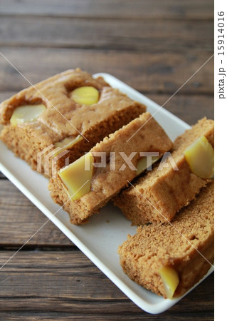 カットした栗の黒糖蒸しパン 15914016