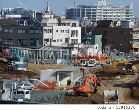 拝島駅南口の道路工事 拝島駅南口の道路工事 15915276