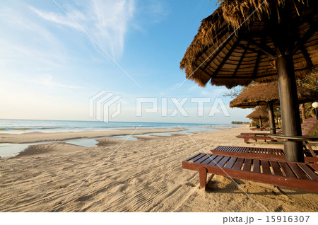 Beach resort 15916307