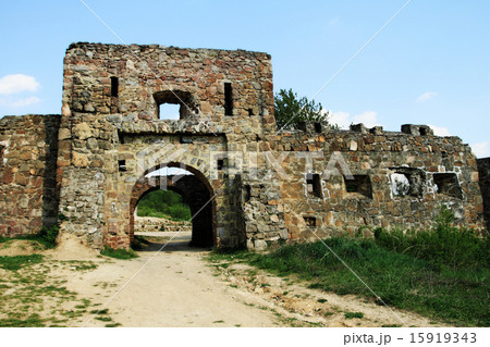 old ruined castle 15919343