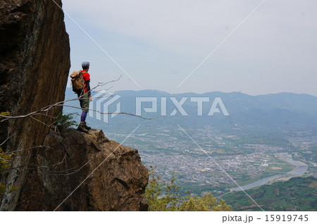 龍門山から見る和歌山の街 15919745