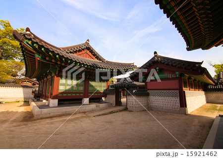 Korean style houses in Changdeokgung Palace 15921462