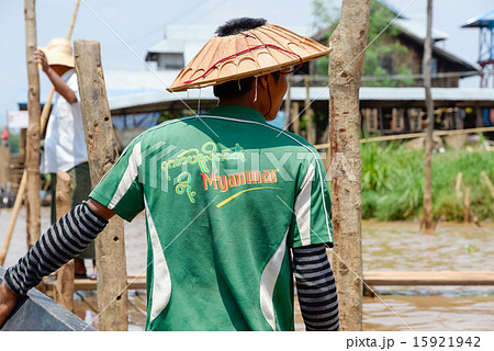 ミャンマー　人 15921942