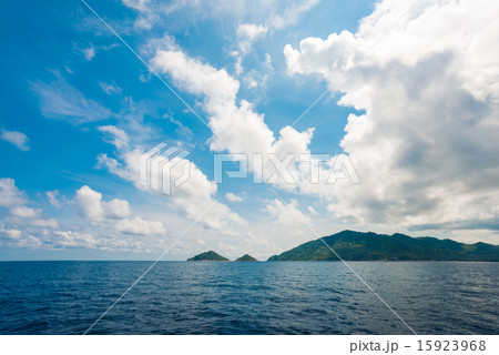 Pacific Ocean and perfect sky Pacific Ocean and perfect sky 15923968