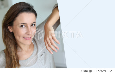 15929112