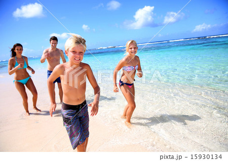 Summer family vacation 15930134