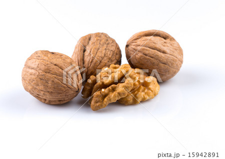Dried walnut Dried walnut 15942891