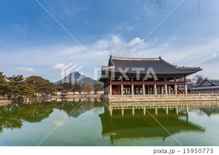Gyeongbokgung Palace in Seoul , South Korea Gyeongbokgung Palace in Seoul , South Korea 15950773