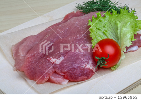 Raw pork schnitzel 15965965