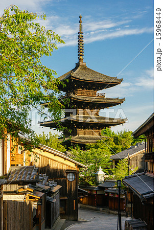 京都　八坂の塔 15968449