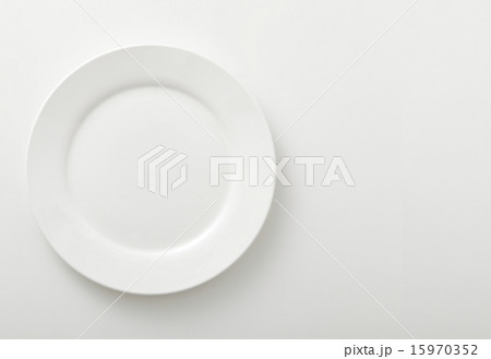 白い皿 15970352