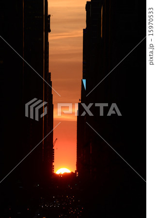 Manhattan Henge 15970533