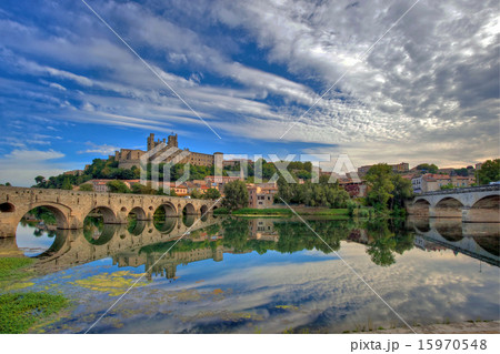 サン・ナゼール大聖堂を望む 15970548